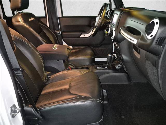 Used 2014 Jeep Wrangler Unlimited Sahara AWD/4WD image 13