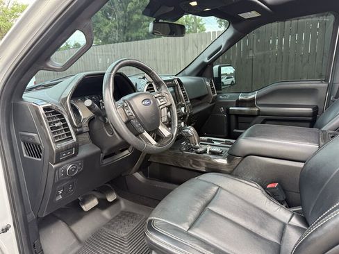 Used 2018 Ford F150 Lariat w/ Equipment Group 502A Luxury AWD/4WD image 9