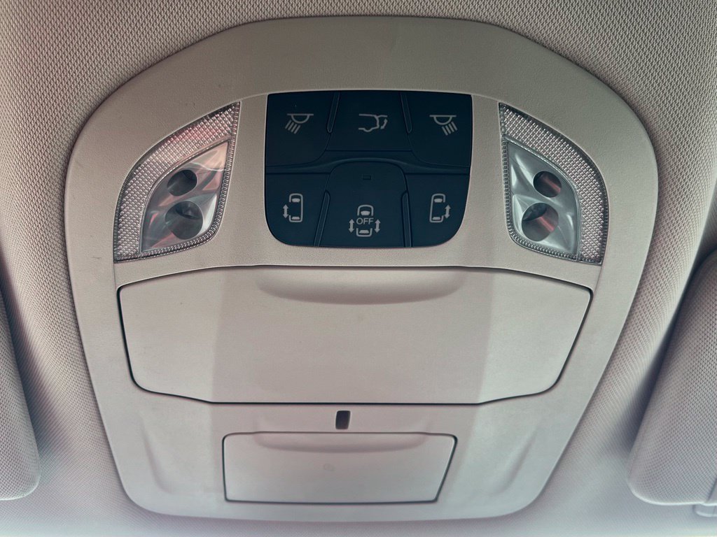 Used 2024 Chrysler Voyager LX FWD image 21