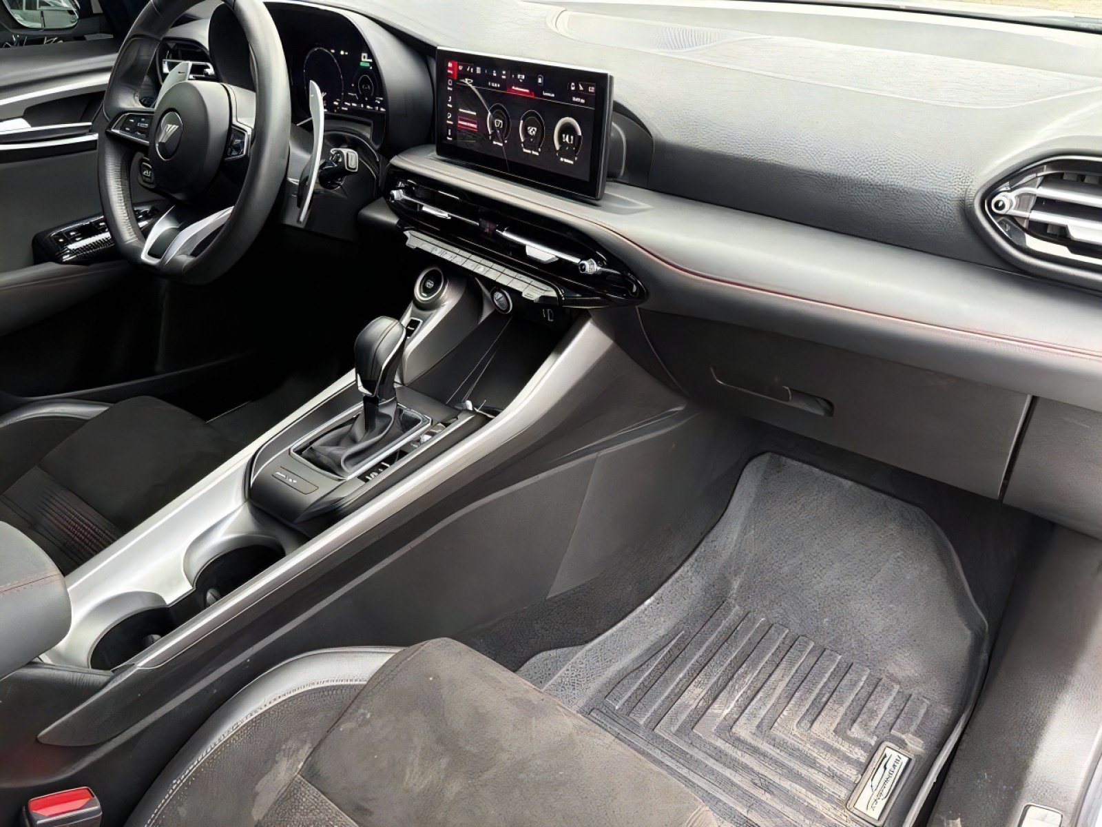 Used 2024 Dodge Hornet R/T w/ Track Pack AWD/4WD image 11