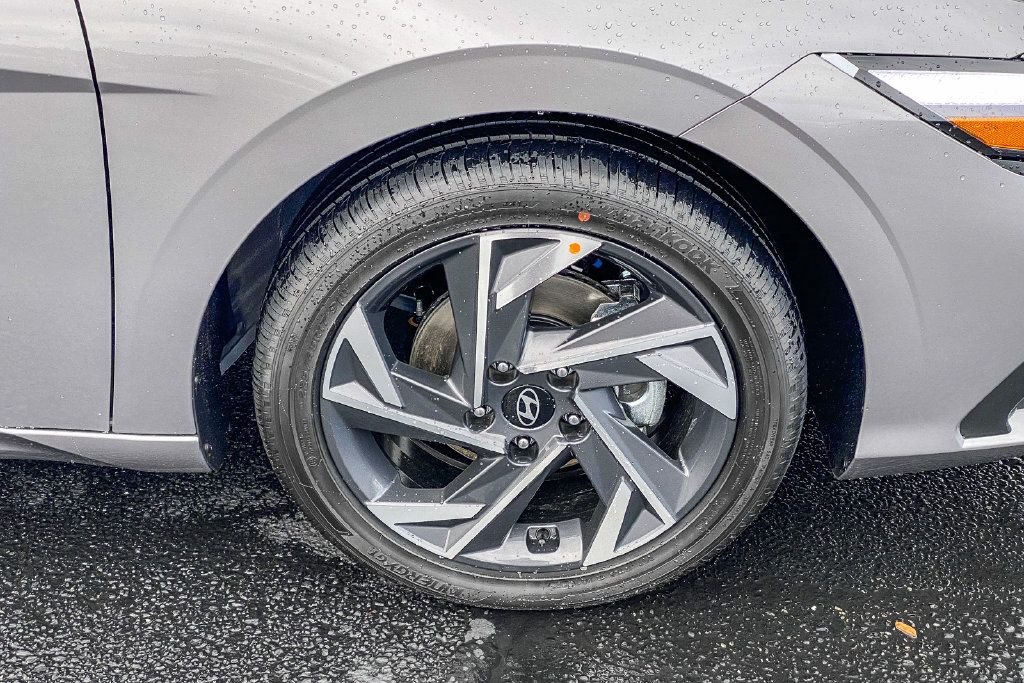 Certified 2026 Hyundai Elantra SEL FWD image 12