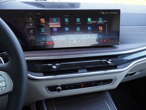 Used 2026 BMW X7 xDrive40i w/ Executive Package image 24