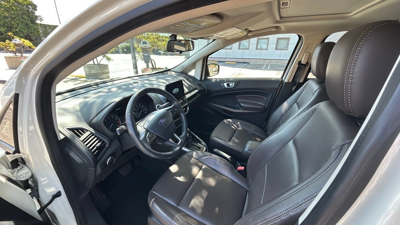 Used 2019 Ford EcoSport SE w/ SE Convenience Package FWD image 6