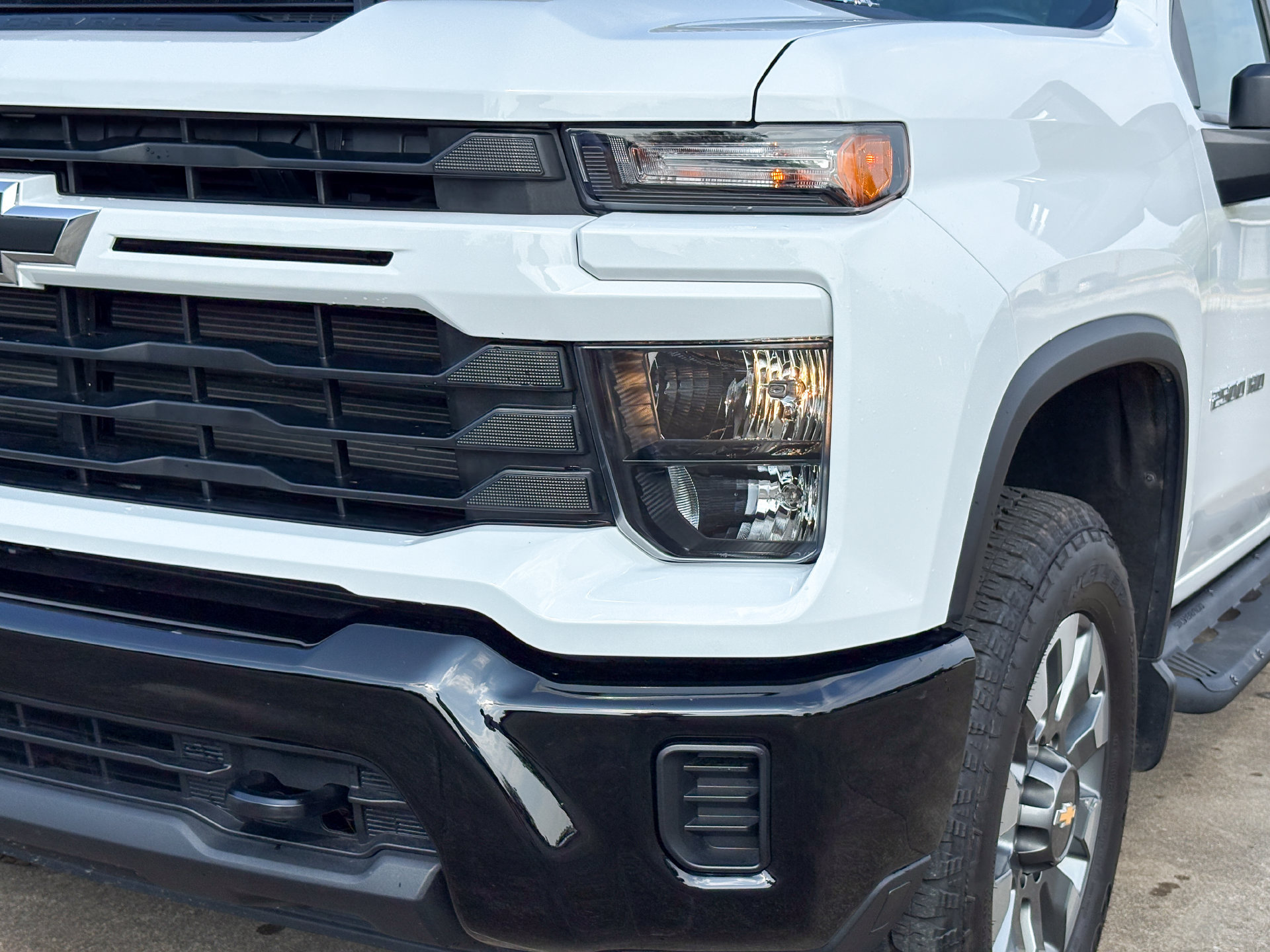 Used 2025 Chevrolet Silverado 2500 Custom w/ Custom Convenience Package AWD/4WD image 6