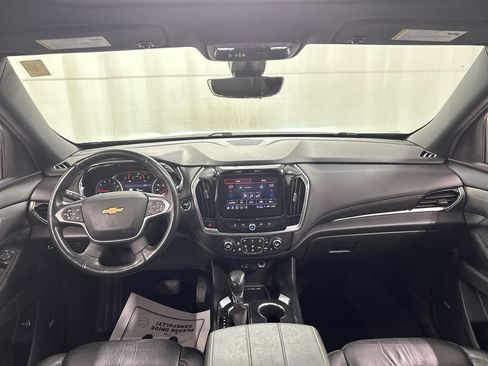 Used 2022 Chevrolet Traverse LT w/ LT Premium Package AWD/4WD image 18