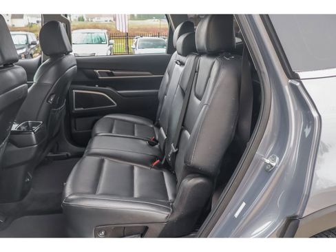 Used 2022 Kia Telluride LX image 16