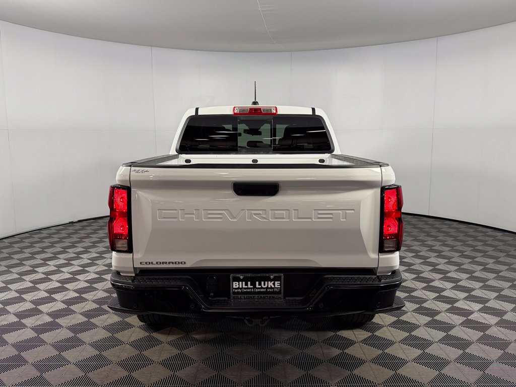 Used 2025 Chevrolet Colorado W/T RWD image 5