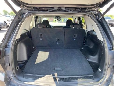Used 2023 Jeep Grand Cherokee Laredo w/ Luxury Tech Group I AWD/4WD image 12