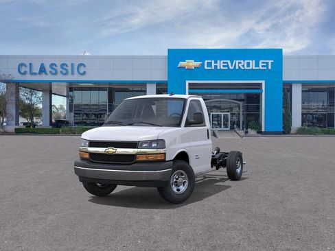 New 2025 Chevrolet Express 3500 w/ Power Convenience Package image 8