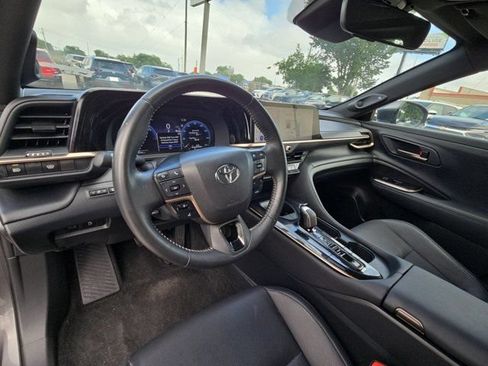 Used 2024 Toyota Crown AWD/4WD image 15