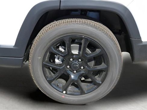 New 2026 Jeep Compass Latitude image 8