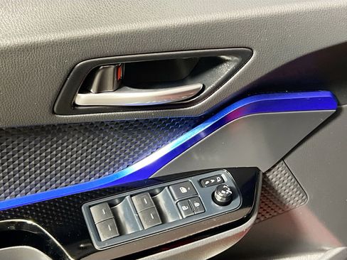 Used 2021 Toyota C-HR XLE image 16