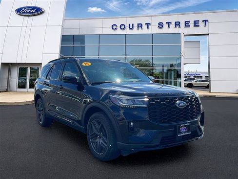 Certified 2025 Ford Explorer ST-Line w/ ST-Line Street Pack AWD/4WD image 3