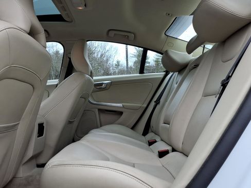 Used 2016 Volvo S60 T5 Premier image 9