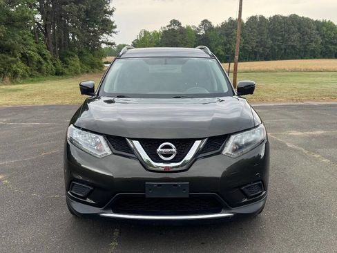 Used 2016 Nissan Rogue SV w/ SV Premium Package image 3