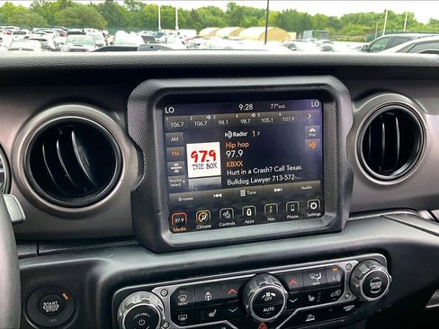 Used 2023 Jeep Wrangler Unlimited w/ Sun & Screen Package AWD/4WD image 31