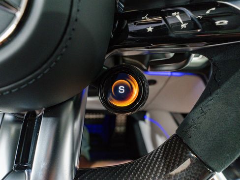 Used 2025 Mercedes-Benz G 63 AMG 4MATIC image 31