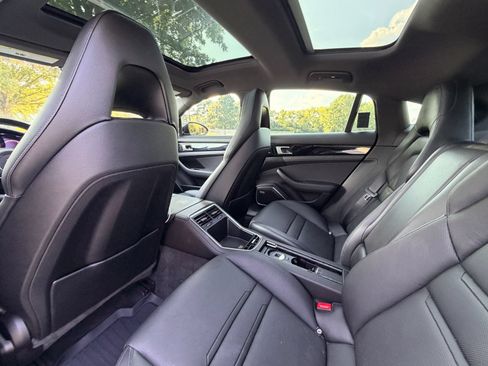 Used 2019 Porsche Panamera RWD image 15