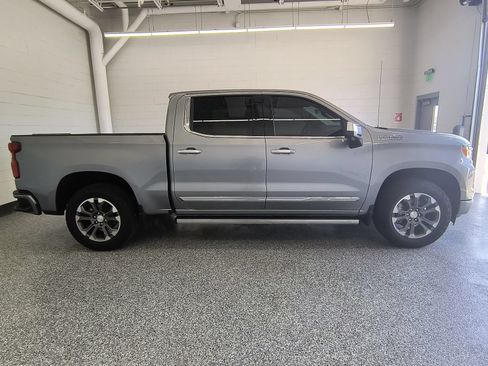 Used 2024 Chevrolet Silverado 1500 High Country w/ Technology Package AWD/4WD image 6