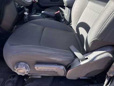 Used 2022 Jeep Wrangler Unlimited Sport image 16