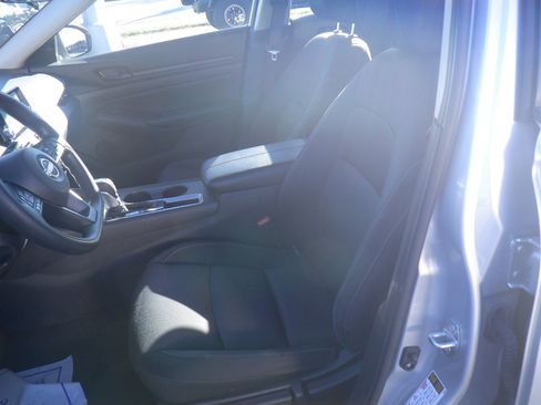 Used 2024 Nissan Altima 2.5 S image 13