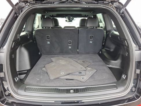 Used 2023 Jeep Grand Cherokee Altitude image 28