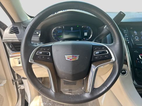 Used 2018 Cadillac Escalade ESV Luxury RWD image 29