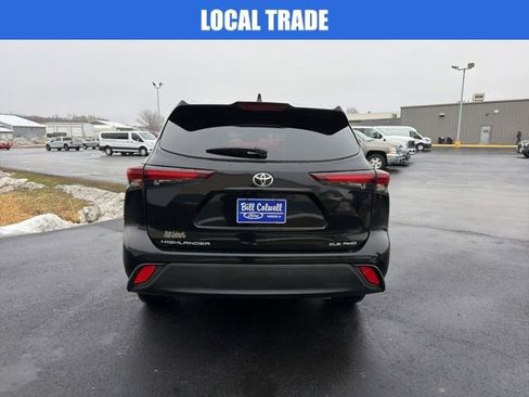 Used 2024 Toyota Highlander XLE image 5