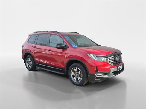 Certified 2022 Honda Passport TrailSport image 2