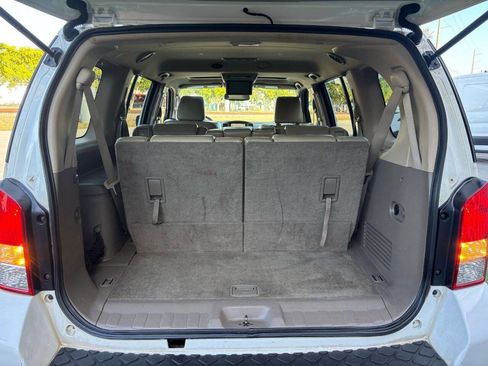 Used 2011 Nissan Pathfinder LE w/ Navigation Pkg AWD/4WD image 25