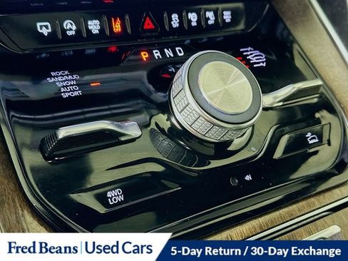 Used 2023 Jeep Grand Wagoneer Series II image 19