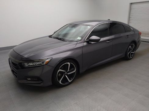 Used 2019 Honda Accord Sport image 2