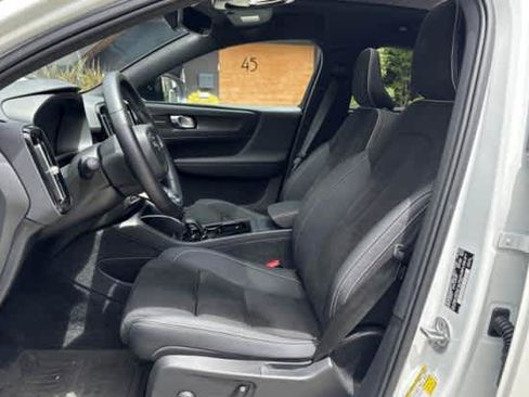 Used 2023 Volvo C40 P8 Recharge Ultimate w/ Protection Package Premier AWD/4WD image 2