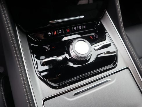 New 2026 Jeep Grand Wagoneer Limited AWD/4WD image 9