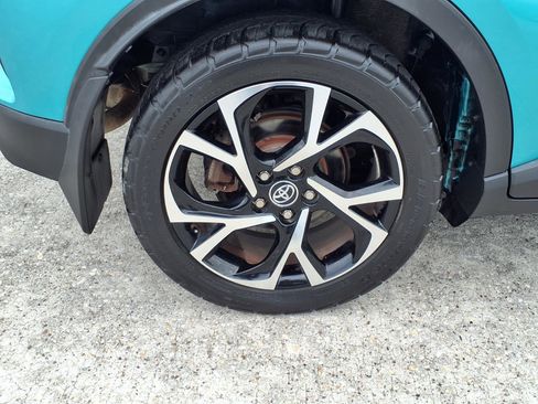 Used 2018 Toyota C-HR XLE FWD image 26
