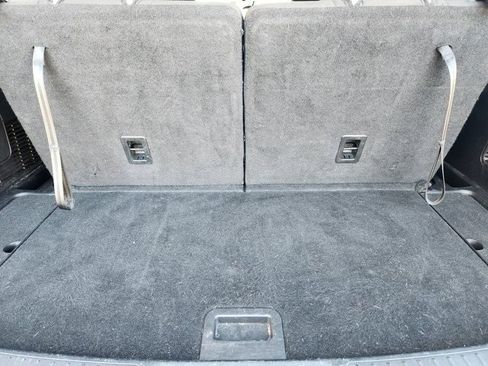 Used 2021 Ford Explorer XLT image 32