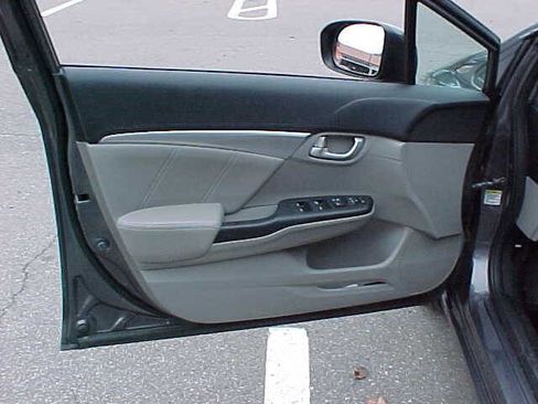 Used 2014 Honda Civic EX-L image 19