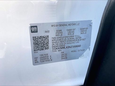 Used 2022 GMC Acadia SLT w/ Technology Package FWD image 18