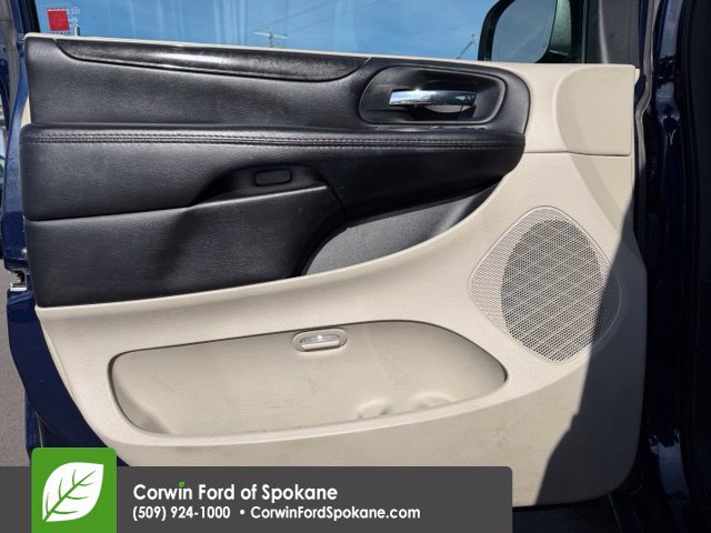 Used 2015 Dodge Grand Caravan American Value Package FWD image 17