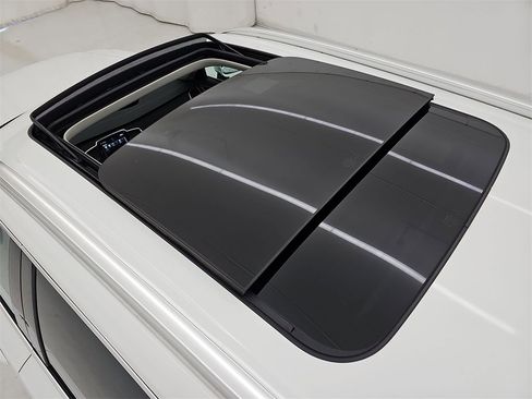 Used 2021 Volvo XC90 T5 Momentum image 40