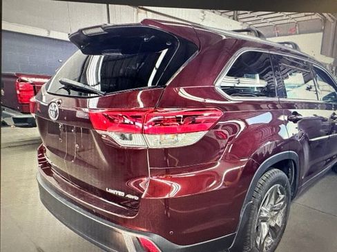 Used 2019 Toyota Highlander Limited Platinum AWD/4WD image 5