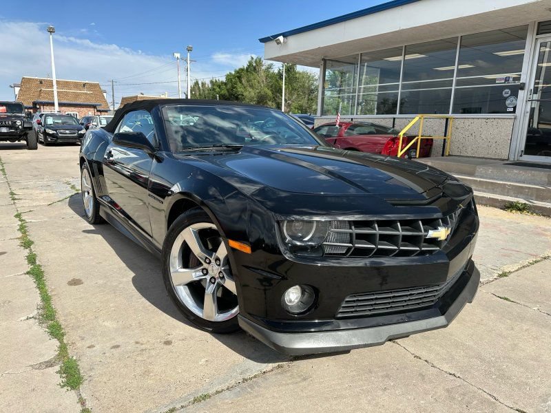 Used 2011 Chevrolet Camaro SS w/ LPO, Ground Effects Package RWD image 2