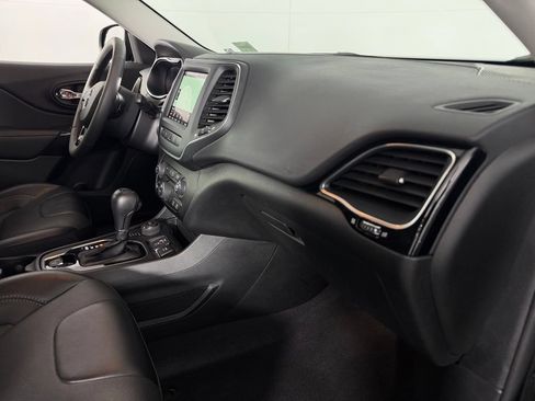 Used 2023 Jeep Cherokee Altitude Lux w/ Mopar Interior Package AWD/4WD image 33