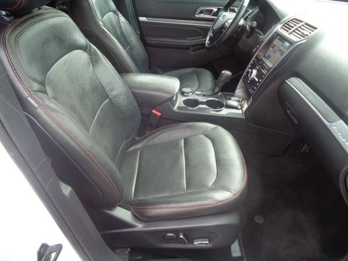 Used 2018 Ford Explorer Sport w/ Equipment Group 401A AWD/4WD image 35