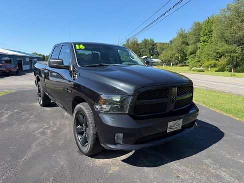 Used 2016 RAM 1500 Express w/ Black Ram 1500 Express Group AWD/4WD image 3