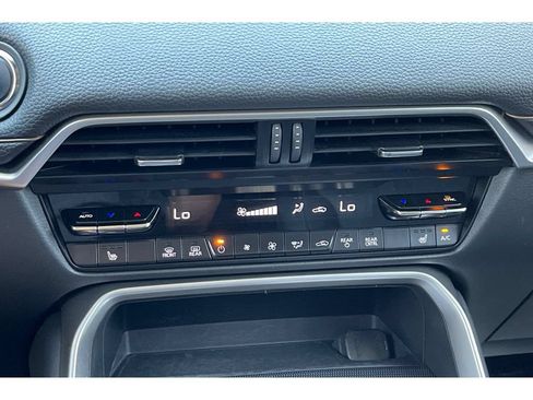 Certified 2024 MAZDA CX-90 Plug-In Hybrid w/ Preferred AWD/4WD image 30