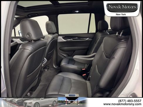 Used 2023 Cadillac XT6 Premium Luxury w/ Technology Package AWD/4WD image 12