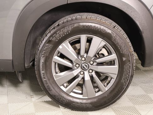 Used 2025 Nissan Pathfinder SV FWD image 18