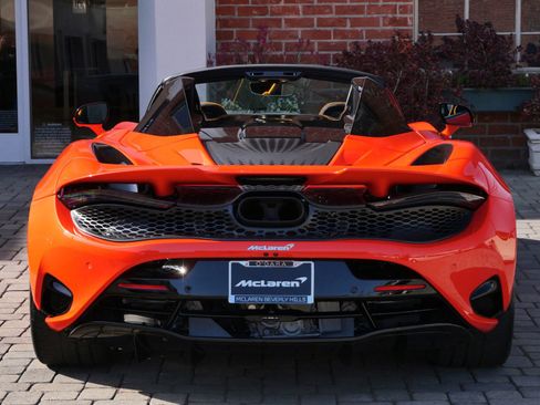 Used 2024 McLaren 750S Spider RWD image 5