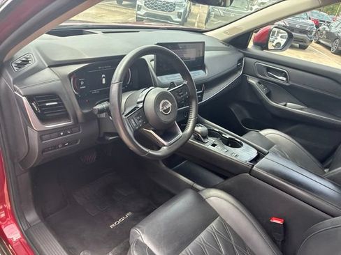 Used 2024 Nissan Rogue Platinum w/ Platinum Premium Package FWD image 19